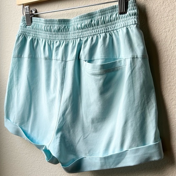 Lululemon Spring Break Away Short *4-way Stretch 3"
Blue Glow Sz 4 - Picture 10 of 12